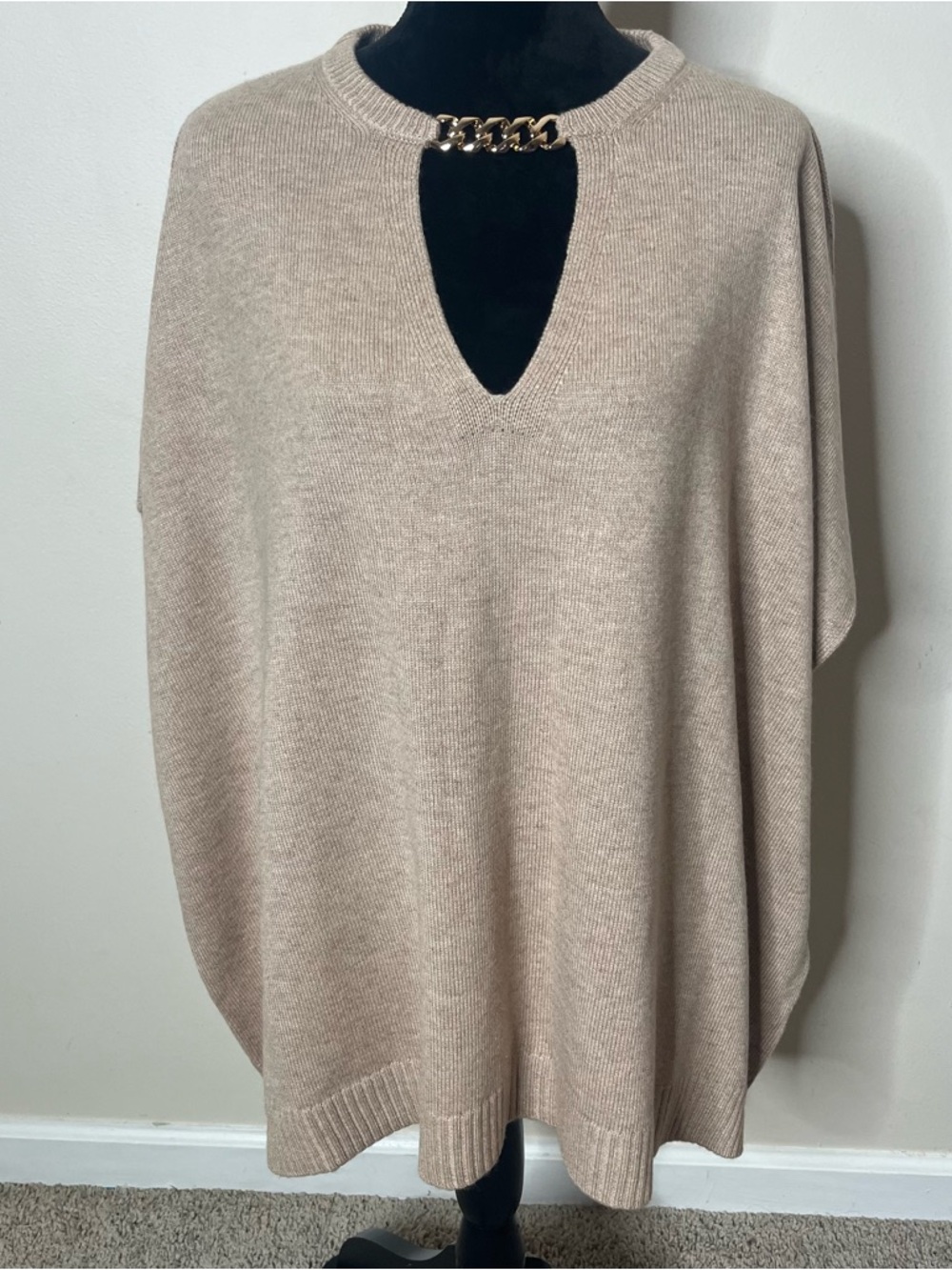 Bruno Magli Women’s Gold Chain Keyhole Wool Cashmere Pullover Knit Caplet OS~NWT - Picture 2 of 11